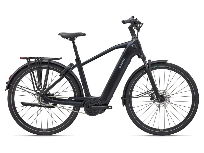 Giant NewTour E+ 2 DD Electric Commuter Bike in Cold Night
