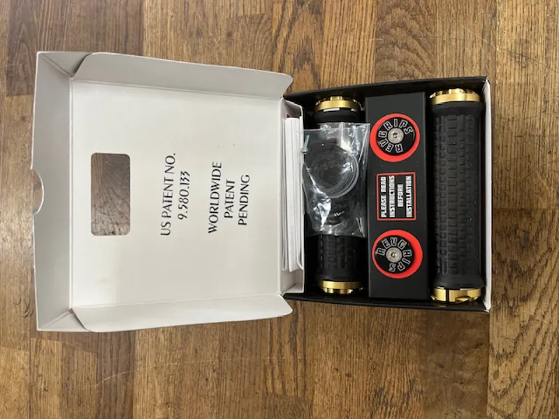 REVGRIPS 31mm Small Pro Black/Gold
